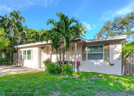 3270 Palm Dr, Boynton Beach, FL 33435