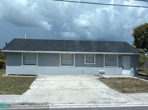 1031 4th St, Boynton Beach, FL 33435