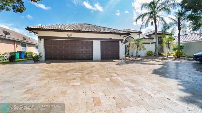 8252 44th St, Coral Springs, FL 33065