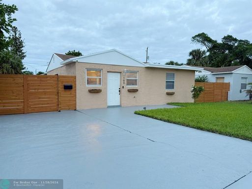 166 25th St, Riviera Beach, FL 33404