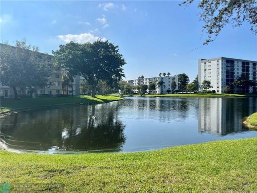 2216 Cypress Bend Dr, Pompano Beach, FL 33069