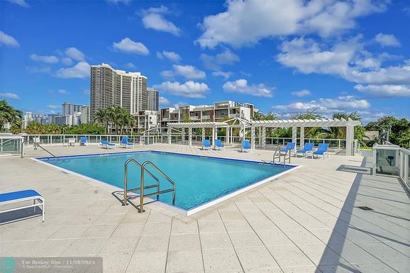 3015 Ocean Blvd, Fort Lauderdale, FL 33308