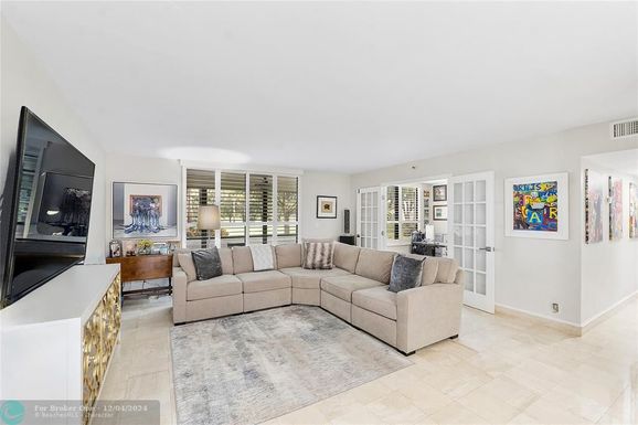 7225 Promenade Dr, Boca Raton, FL 33433