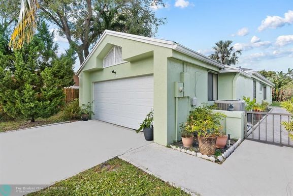 3771 19th St, Coconut Creek, FL 33066