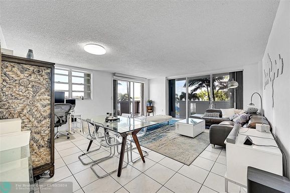 800 West Ave, Miami Beach, FL 33139