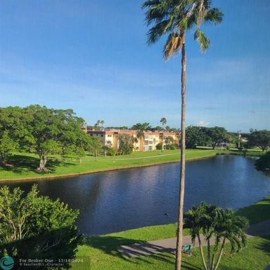 27 Abbey Lane, Delray Beach, FL 33446