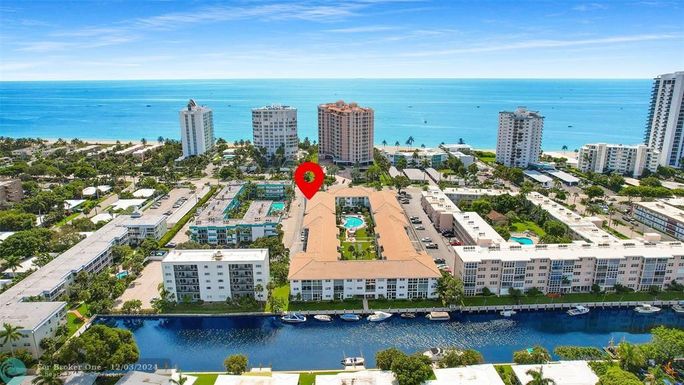 1461 Ocean Blvd, Lauderdale By The Sea, FL 33062