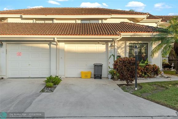 8639 Eagle Run Dr, Boca Raton, FL 33434