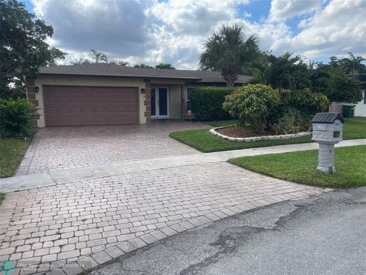 7308 81st St, Tamarac, FL 33321