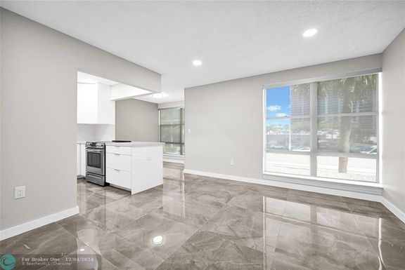 17620 Atlantic Blvd, Sunny Isles Beach, FL 33160