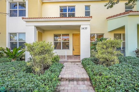 1433 48th Dr, Boca Raton, FL 33431