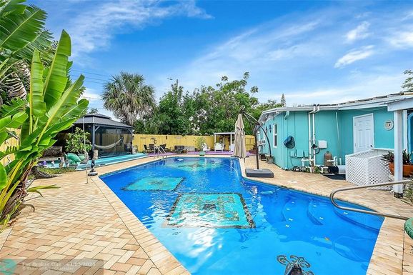 264 44th Ct, Deerfield Beach, FL 33064