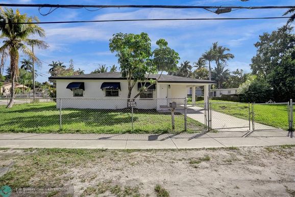 190 83rd St, Miami, FL 33150