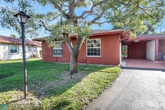 2830 5th Cir, Boynton Beach, FL 33435