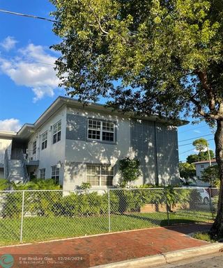 555 16th Ave, Miami, FL 33135