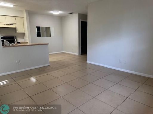 10424 8th St, Hollywood, FL 33026