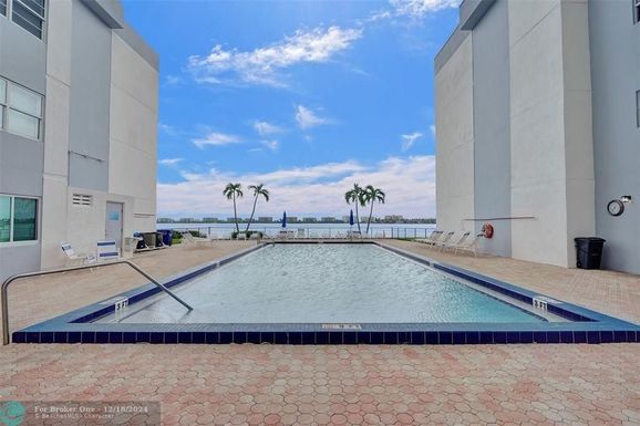 1516 Lakeside Drive, Lake Worth Beach, FL 33460