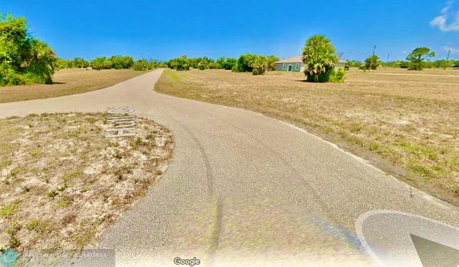 26 Hull Ct, Placida, FL 33946