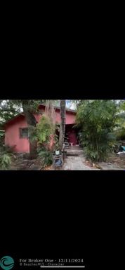 1945 47th St, Miami, FL 33142