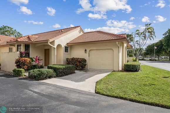 8292 Waterline Drive, Boynton Beach, FL 33472