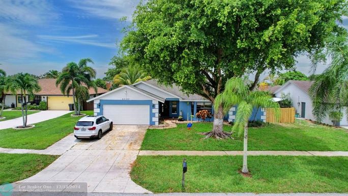 6090 Birch Tree Ter, Lake Worth, FL 33467