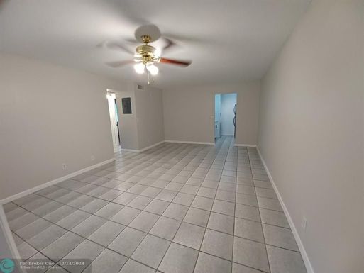 10036 Twin Lakes Dr, Coral Springs, FL 33071