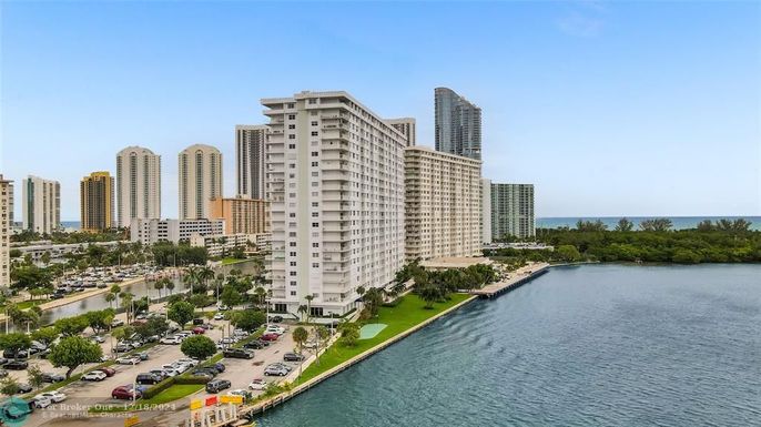 500 Bayview Dr, Sunny Isles Beach, FL 33160