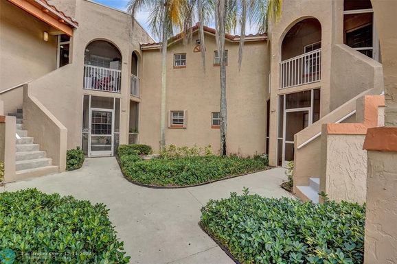 8842 3rd St, Pembroke Pines, FL 33025