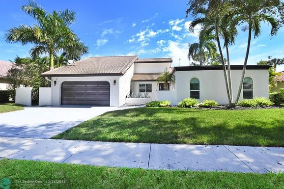 2732 27th Avenue, Boca Raton, FL 33434