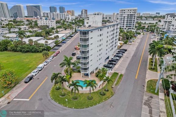 720 Bayshore Dr, Fort Lauderdale, FL 33304