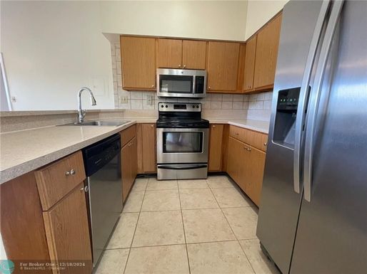 2445 18th Ter, Fort Lauderdale, FL 33315