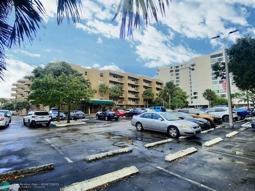 1421 Ocean Blvd, Pompano Beach, FL 33062