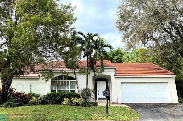 3920 Wild Lime Ln, Coral Springs, FL 33065