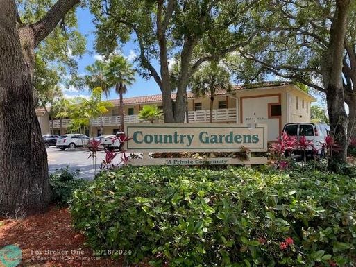 3276 103rd Ter, Coral Springs, FL 33065