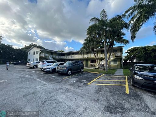 6601 46th St, Davie, FL 33314