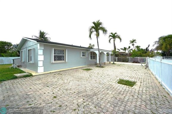 15520 302nd St, Homestead, FL 33033