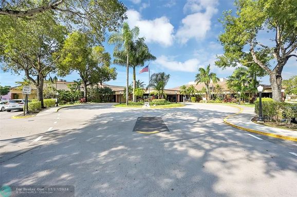 2780 Pine Island Rd, Sunrise, FL 33322