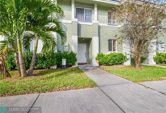 159 Hidden Court Rd, Hollywood, FL 33023