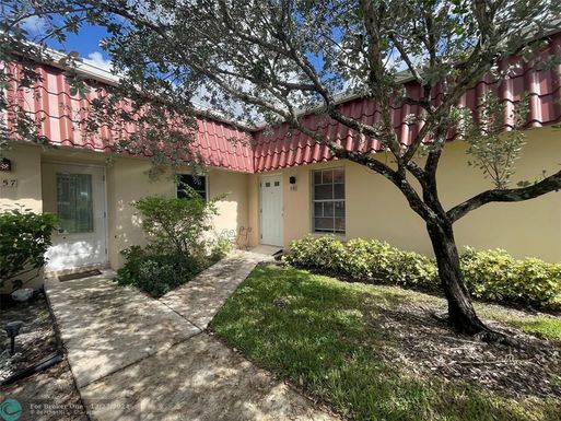 559 Covered Bridge Blvd, Lake Worth, FL 33467