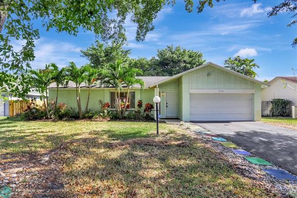 2717 95TH TER, Coral Springs, FL 33065