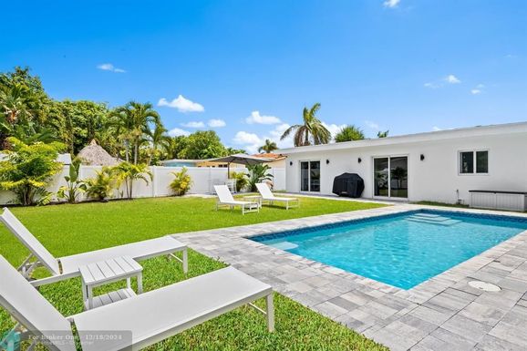 329 2nd St, Boca Raton, FL 33432