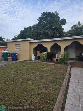 18623 10th Rd, Miami, FL 33169