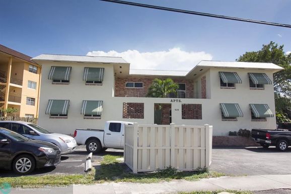 920 45th St, Deerfield Beach, FL 33064