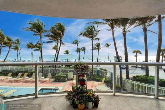 2051 3rd St, Deerfield Beach, FL 33441