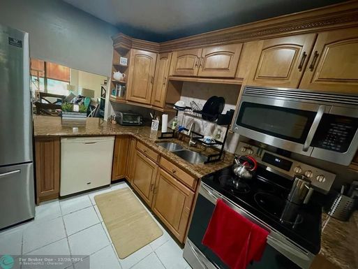 2322 Cypress Bend Dr, Pompano Beach, FL 33069