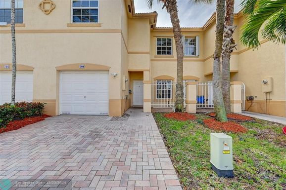 708 170th Ter, Pembroke Pines, FL 33028