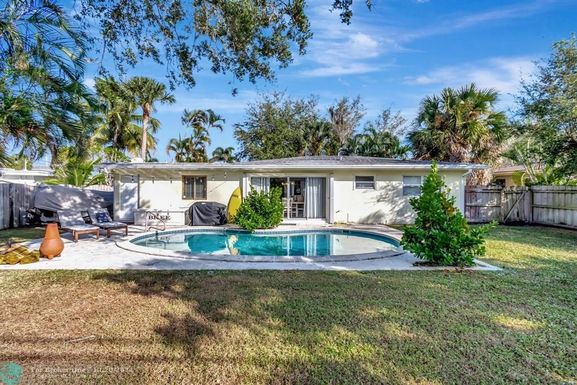 121 6th Ter, Boca Raton, FL 33486