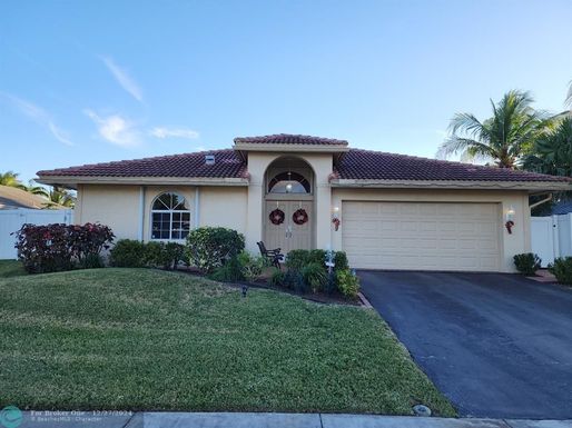 426 3rd Pl, Dania Beach, FL 33004