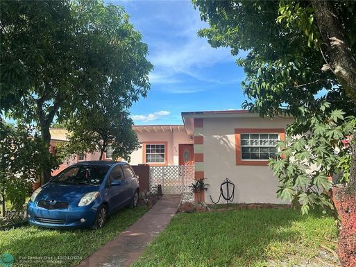 323 104th St, Miami, FL 33150