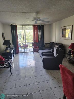 26 26, Lauderdale Lakes, FL 33313